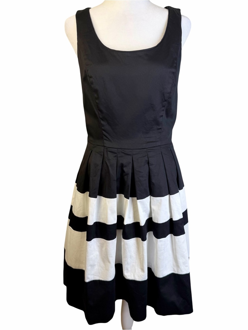 WHBM Sleeveless Fit & Flare Dress Size 4